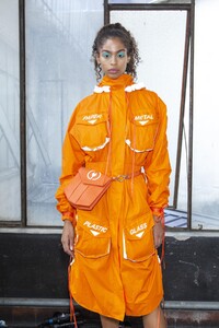 backstage-defile-byblos-printemps-ete-2019-milan-coulisses-59.thumb.jpg.ae7c0bed830fe01bd0e411330e641856.jpg
