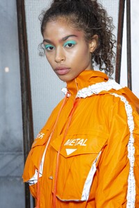backstage-defile-byblos-printemps-ete-2019-milan-coulisses-61.thumb.jpg.c2a6316400a0438dae72868d574f14fd.jpg