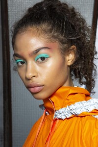 backstage-defile-byblos-printemps-ete-2019-milan-coulisses-65.thumb.jpg.ba74b77195404213c91d2e5f01117ff1.jpg