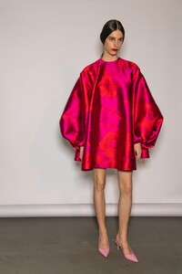 backstage-defile-carolina-herrera-automne-hiver-2020-2021-new-york-coulisses-67.thumb.jpg.f5d36713b1ef7b35e36ac5ddef7eec3d.jpg