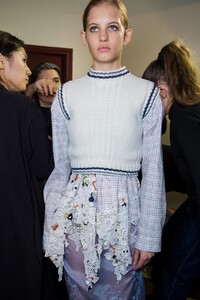 backstage-defile-carven-automne-hiver-2018-2019-paris-coulisses-43.thumb.jpg.7676cfbda49895d7d5de28c1693e515a.jpg