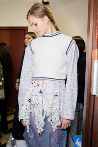 backstage-defile-carven-automne-hiver-2018-2019-paris-coulisses-65.thumb.jpg.d0ec38c08604ac5d5250e8f5ac2f94f5.jpg