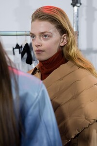 backstage-defile-cedric-charlier-automne-hiver-2019-2020-paris-coulisses-114.thumb.jpg.142aafa1a1b703126cac83dc6252dff9.jpg