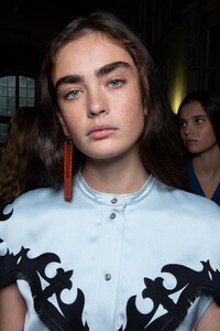 backstage-defile-cedric-charlier-printemps-ete-2020-paris-coulisses-45.thumb.jpg.ca467085da4e4c635b037e828dab3651.jpg