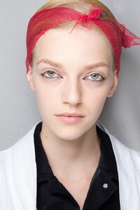 backstage-defile-christian-dior-printemps-ete-2019-paris-coulisses-43.thumb.jpg.a0caf11901b4f82569af9e04ac7128c3.jpg
