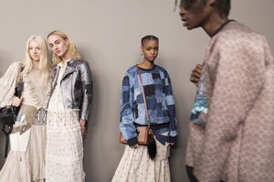 backstage-defile-coach-1941-printemps-ete-2019-new-york-coulisses-100.thumb.jpg.989f74c7ba5a95e563b5d872887c4db8.jpg