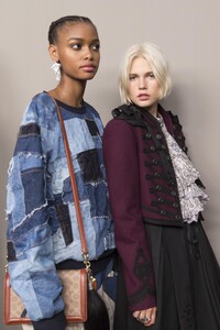 backstage-defile-coach-1941-printemps-ete-2019-new-york-coulisses-99.thumb.jpg.ca9f39653fda4b40d6056ad010ce5a4d.jpg