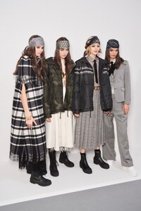 backstage-defile-dior-automne-hiver-2020-2021-paris-coulisses-95.thumb.jpg.92d4d827171a9e891ac57532f9ada972.jpg