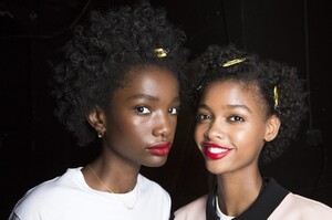 backstage-defile-escada-printemps-ete-2019-new-york-coulisses-20.thumb.jpg.42b413211796adc4426322f700744984.jpg
