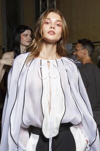 backstage-defile-genny-printemps-ete-2019-milan-coulisses-107.thumb.jpg.f1a4c2123484c0c0cadc41dda2252b67.jpg