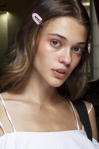backstage-defile-genny-printemps-ete-2019-milan-coulisses-48.thumb.jpg.b612a7ec657a6d7ce73be8c4dcfeb89c.jpg