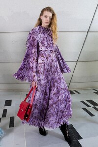 backstage-defile-giambattista-valli-automne-hiver-2019-2020-paris-coulisses-201.thumb.jpg.475951ff1493596d94058dcef551a208.jpg