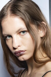 backstage-defile-jeremy-scott-printemps-ete-2019-new-york-coulisses-136.thumb.jpg.5f1aa9540763f03c3a393708a3cd0838.jpg