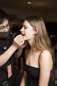 backstage-defile-jeremy-scott-printemps-ete-2019-new-york-coulisses-16.thumb.jpg.78d68b25b514dbf773c19545219a0081.jpg