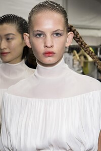 backstage-defile-jil-sander-automne-hiver-2018-2019-milan-coulisses-9.thumb.jpg.e461e9b4460cfa99882863cf8686abb7.jpg