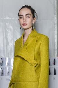 backstage-defile-jil-sander-automne-hiver-2019-2020-milan-coulisses-80.thumb.jpg.a27a321f7e86d88a615c71979560317e.jpg