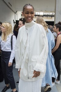 backstage-defile-jil-sander-printemps-ete-2019-milan-coulisses-82.thumb.jpg.56007a7d6a01b5c97e214b08a1214dcc.jpg