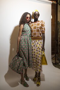 backstage-defile-kate-spade-new-york-printemps-ete-2019-new-york-coulisses-55.thumb.jpg.c464b80c32fbd066ff1807dca70f1110.jpg