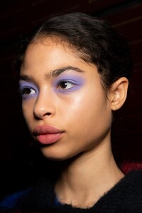backstage-defile-kenzo-automne-hiver-2019-2020-paris-coulisses-85.thumb.jpg.286542bcc5d9f0c7db5a4b5ee77b640e.jpg