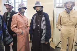 backstage-defile-lacoste-automne-hiver-2018-2019-paris-coulisses-52.thumb.jpg.42389dc4f236b14e6f987918f1630847.jpg