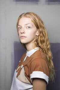 backstage-defile-michael-kors-collection-printemps-ete-2019-new-york-coulisses-54.thumb.jpg.a23ccc6429051c6da411a4908e4b06bb.jpg