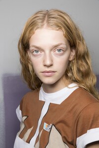 backstage-defile-michael-kors-collection-printemps-ete-2019-new-york-coulisses-55.thumb.jpg.4a94d44fff40525dd42d657bf9aaf48d.jpg