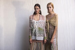 backstage-defile-missoni-printemps-ete-2019-milan-coulisses-23.thumb.jpg.50dd7a785cfc31b26643d169593654de.jpg