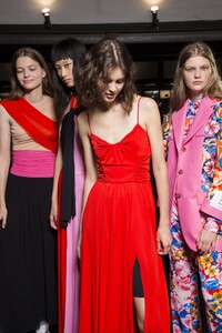 backstage-defile-msgm-printemps-ete-2019-milan-coulisses-101.thumb.jpg.cebd5ab5a93b80ba8e0683bb096780cf.jpg