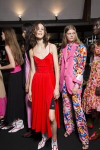 backstage-defile-msgm-printemps-ete-2019-milan-coulisses-102.thumb.jpg.a1e5308d3b0971c90ee806329e23d2ae.jpg