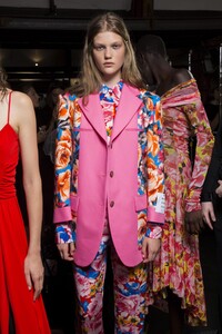 backstage-defile-msgm-printemps-ete-2019-milan-coulisses-108.thumb.jpg.10be7b683060bc6e88d49f4ec89a29a9.jpg