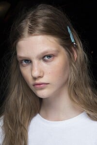 backstage-defile-msgm-printemps-ete-2019-milan-coulisses-23.thumb.jpg.1b4553bb59c66b40baad6a5109e14148.jpg