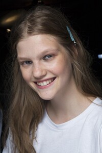 backstage-defile-msgm-printemps-ete-2019-milan-coulisses-24.thumb.jpg.d707061c3049dac6c9550a712c61c0e0.jpg