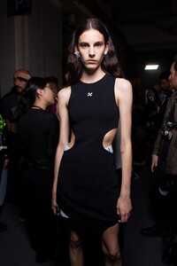 backstage-defile-off-white-printemps-ete-2020-paris-coulisses-75.thumb.jpg.caa9d05e2e05fe105fdb0247c3f936af.jpg