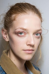 backstage-defile-olivier-theyskens-printemps-ete-2019-paris-coulisses-46.thumb.jpg.1430c2889c30932939e9fd1ab0193b96.jpg