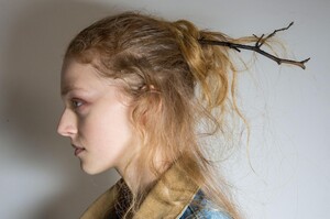backstage-defile-olivier-theyskens-printemps-ete-2019-paris-coulisses-47.thumb.jpg.3d20ca2c51a38a3f349f368df8e58cb9.jpg
