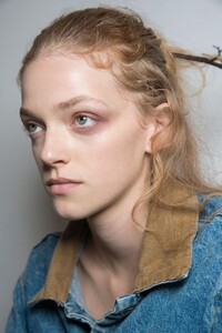 backstage-defile-olivier-theyskens-printemps-ete-2019-paris-coulisses-9.thumb.jpg.58818a81c9778392cd0a87473482fe4c.jpg