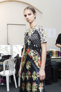 backstage-defile-paco-rabanne-printemps-ete-2019-paris-coulisses-15.thumb.jpg.0b4e20c9ad544418c8f26d16a04e9a0f.jpg