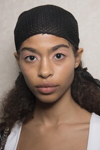 backstage-defile-peter-pilotto-printemps-ete-2019-londres-coulisses-31.thumb.jpg.d1fbc7fa99f04c6b0b08d6752e911812.jpg