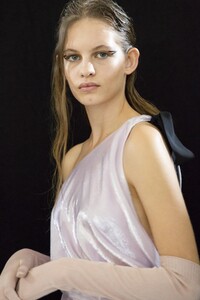 backstage-defile-rochas-printemps-ete-2019-paris-coulisses-145.thumb.jpg.0263a30931d4733af8d83e7409b2522a.jpg