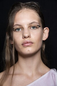 backstage-defile-rochas-printemps-ete-2019-paris-coulisses-54.thumb.jpg.7e8706896e5eaf6ded2fe2a50ea67aea.jpg