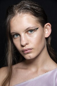 backstage-defile-rochas-printemps-ete-2019-paris-coulisses-55.thumb.jpg.c1baf509dc49748a59349ebdb6c8534c.jpg