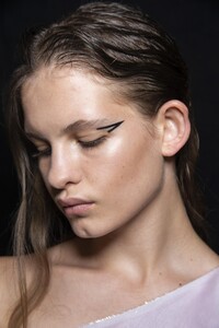 backstage-defile-rochas-printemps-ete-2019-paris-coulisses-56.thumb.jpg.867c33e81662e27cd51f85b70480bd16.jpg