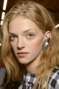 backstage-defile-sonia-rykiel-printemps-ete-2018-paris-coulisses-165.thumb.jpg.52b0c7ced6aaa12a3e4d0eb7810d1dd8.jpg