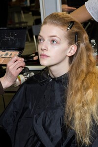 backstage-defile-sportmax-automne-hiver-2019-2020-milan-coulisses-64.thumb.jpg.9bb88cbb8633c88bef63899fec9e28d1.jpg