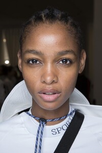 backstage-defile-sportmax-printemps-ete-2019-milan-coulisses-176.thumb.jpg.119c79e3451151912f757957c891dbf8.jpg
