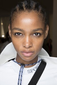 backstage-defile-sportmax-printemps-ete-2019-milan-coulisses-177.thumb.jpg.7385b68ae6faca2f137b2e172257fa07.jpg