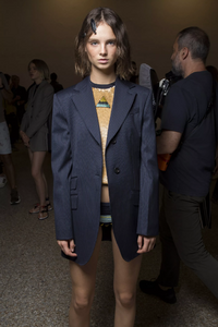 backstage-defile-sportmax-printemps-ete-2019-milan-coulisses-18.thumb.jpg.749d9f14d27a52aa076119646e92165b.jpg