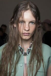 backstage-defile-sportmax-printemps-ete-2019-milan-coulisses-182.thumb.jpg.f3f2dee5fd8fb7241b301e1181817035.jpg