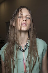 backstage-defile-sportmax-printemps-ete-2019-milan-coulisses-185.thumb.jpg.0faa84defa23c9fba426a3e8c7a72eee.jpg