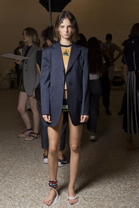 backstage-defile-sportmax-printemps-ete-2019-milan-coulisses-19.thumb.jpg.5e0f493f4f00a610e614cb20464de55d.jpg